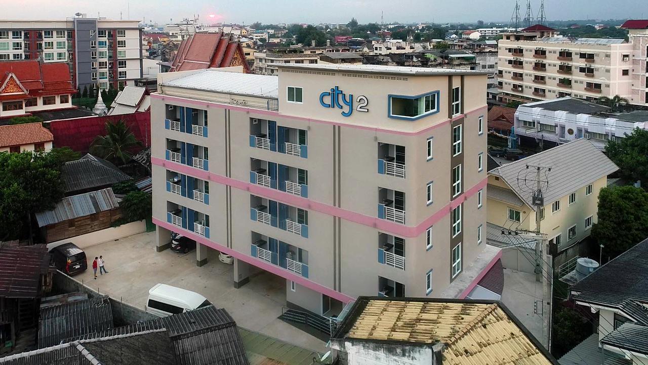 City 2 Лампанг Екстериор снимка